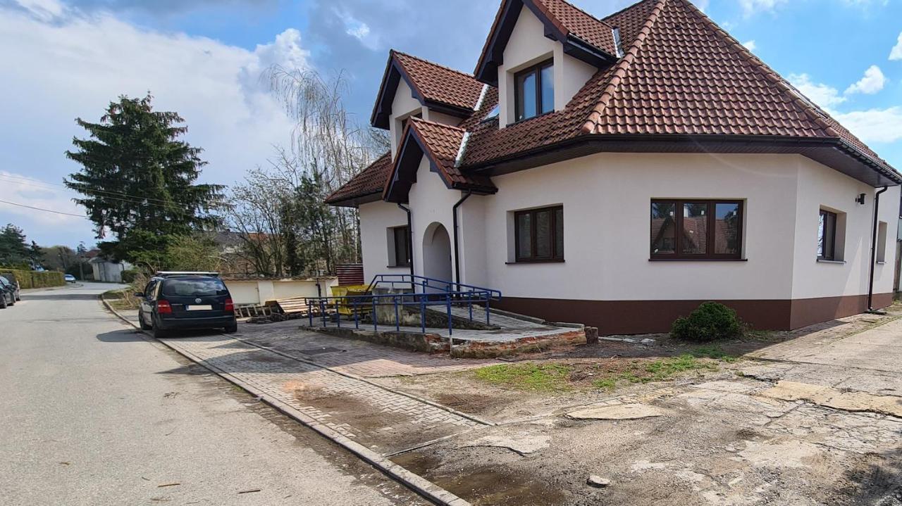 W20 Hostel Goledzinow Exterior foto